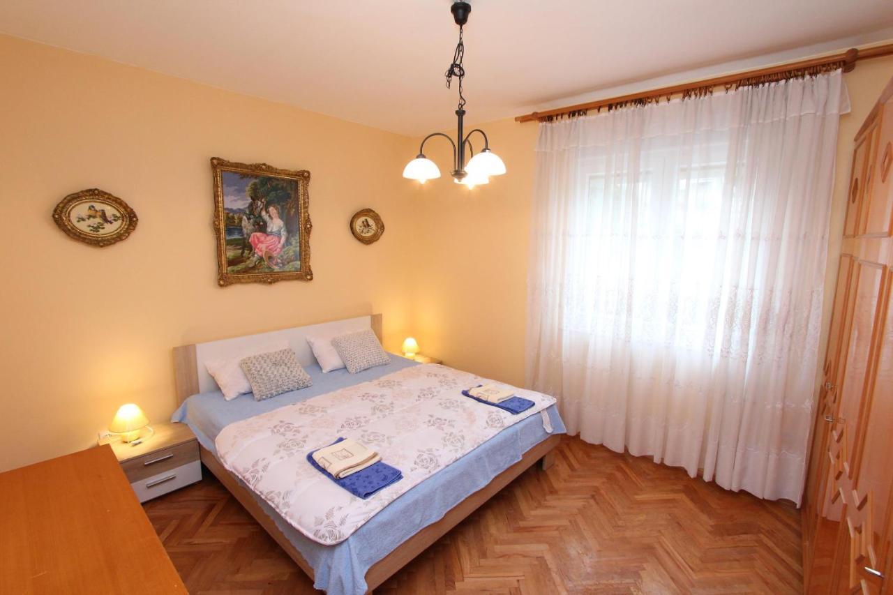 Apartment Oto Pula Buitenkant foto