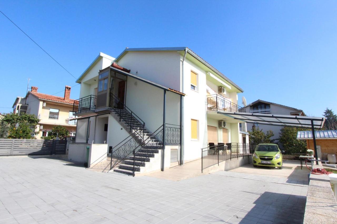 Apartment Oto Pula Buitenkant foto